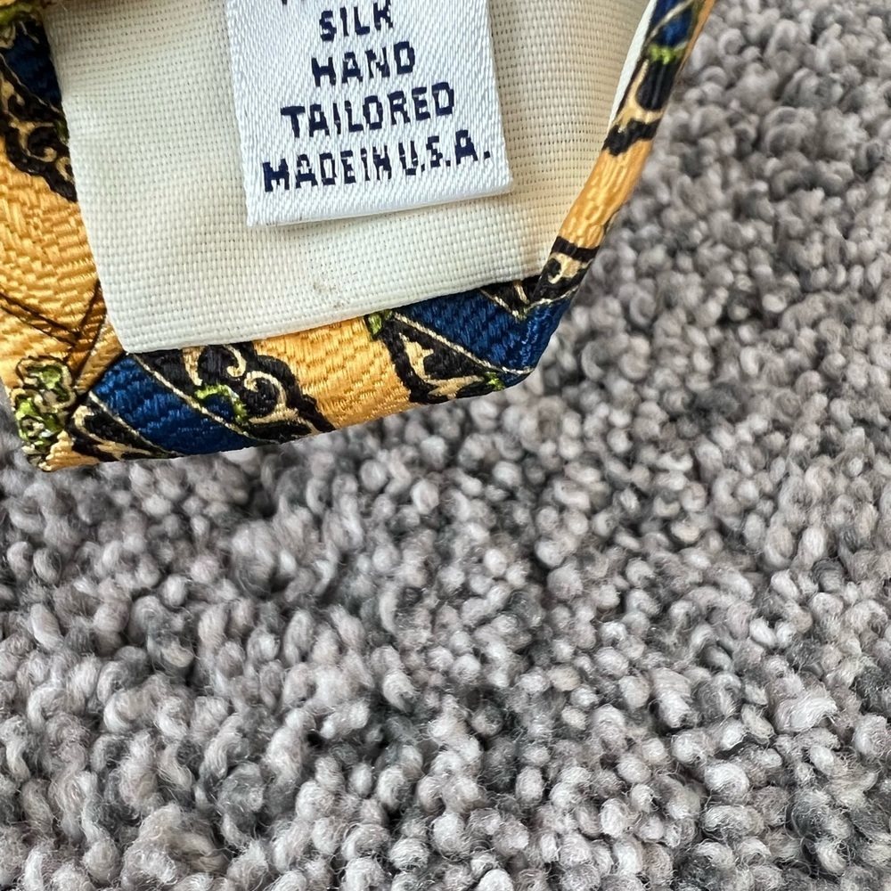 Vintage Paul Fredrick Yellow  100% Italian Silk Neck Tie Hand Tailored USA Made - Picture 6 of 7
